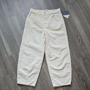 NWT ✨️Pearl White High Rise Corduroy Barrel Leg Pants